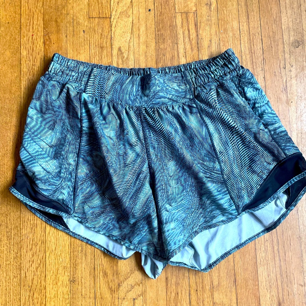 Lululemon hotty hot long high rise lined short 4” inseam
